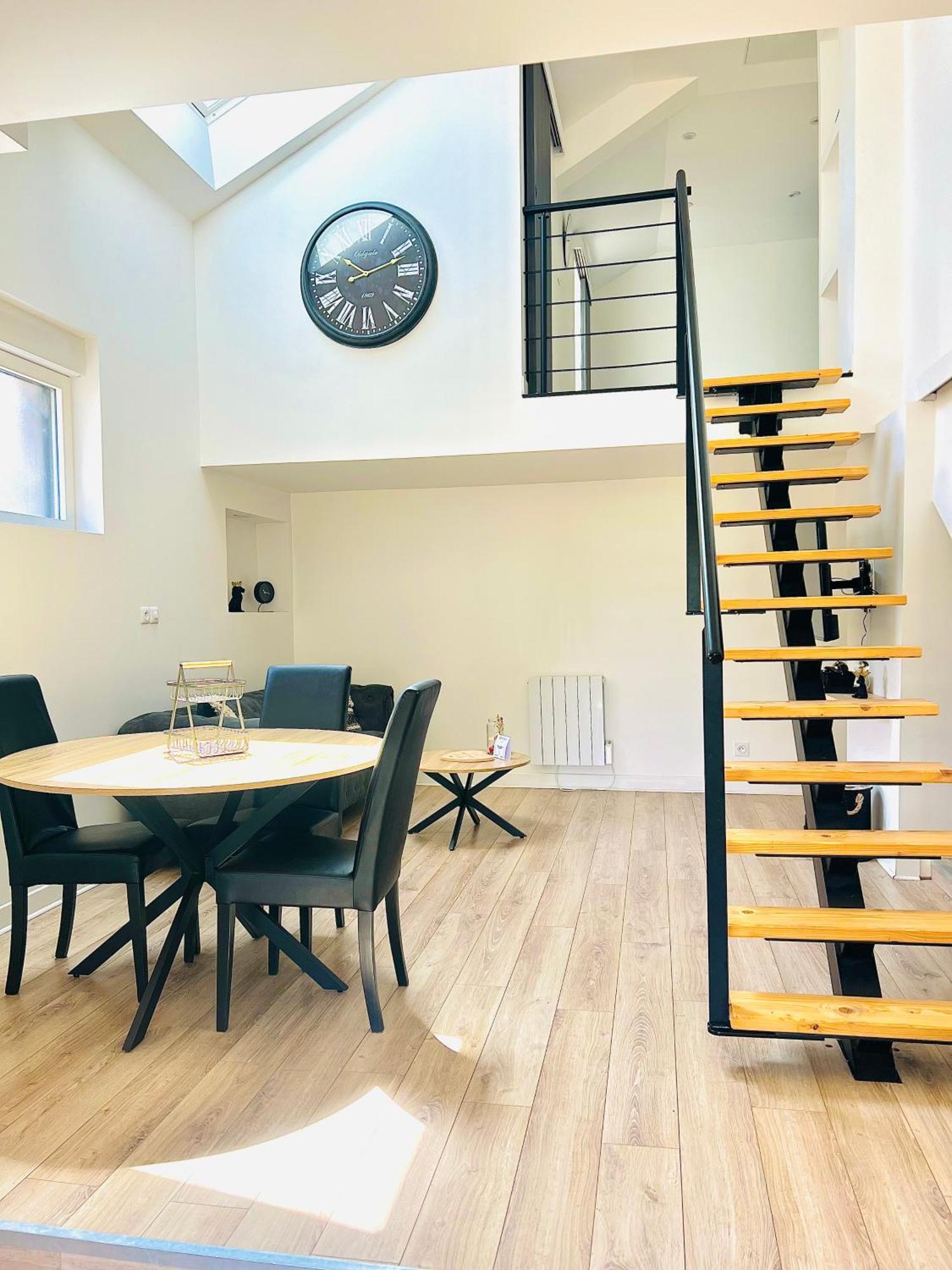 Loft De Charme Avec Parking, Jardin Et Terrasse Villa Saint-Pryve-Saint-Mesmin Bagian luar foto